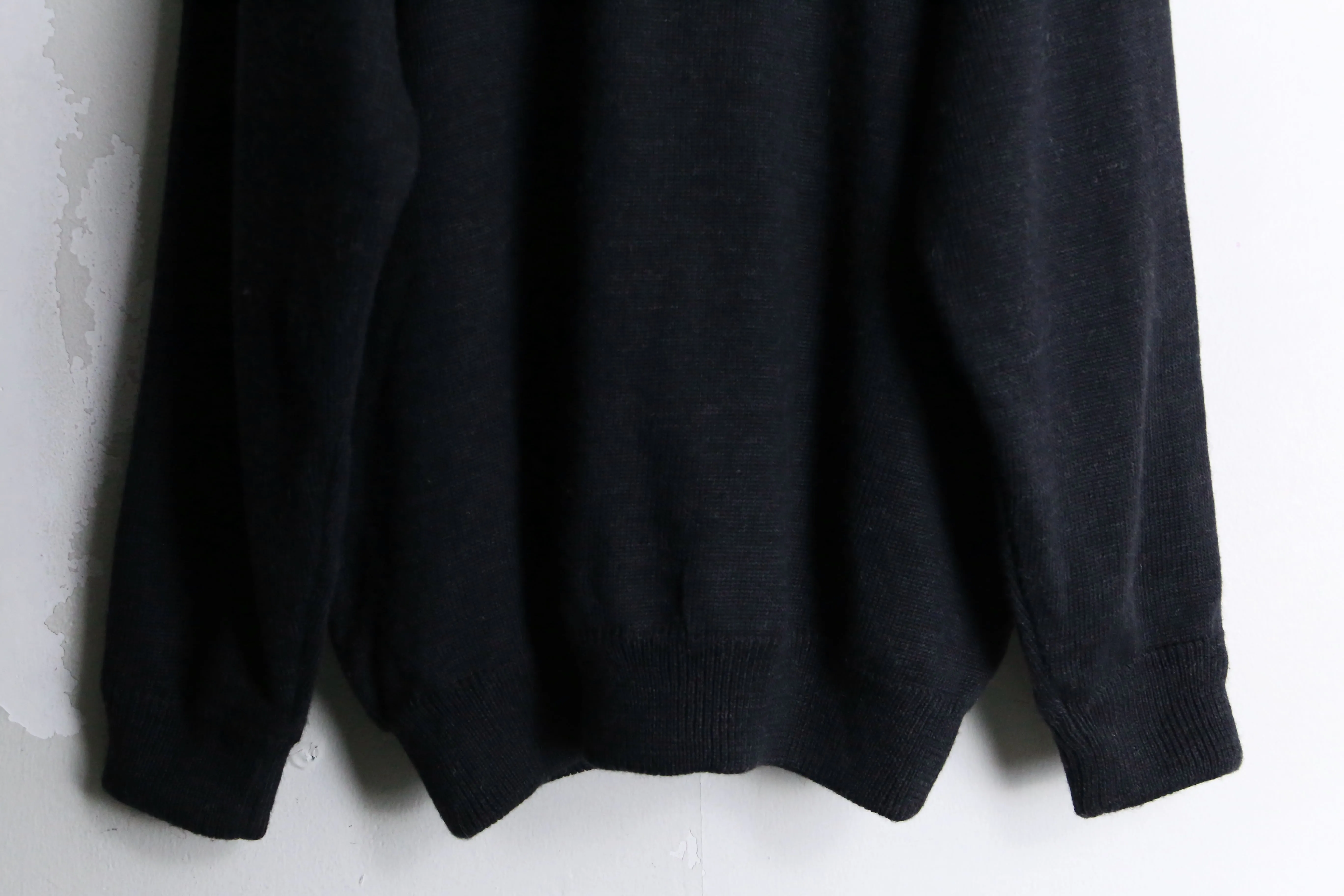 black tone knit blouson