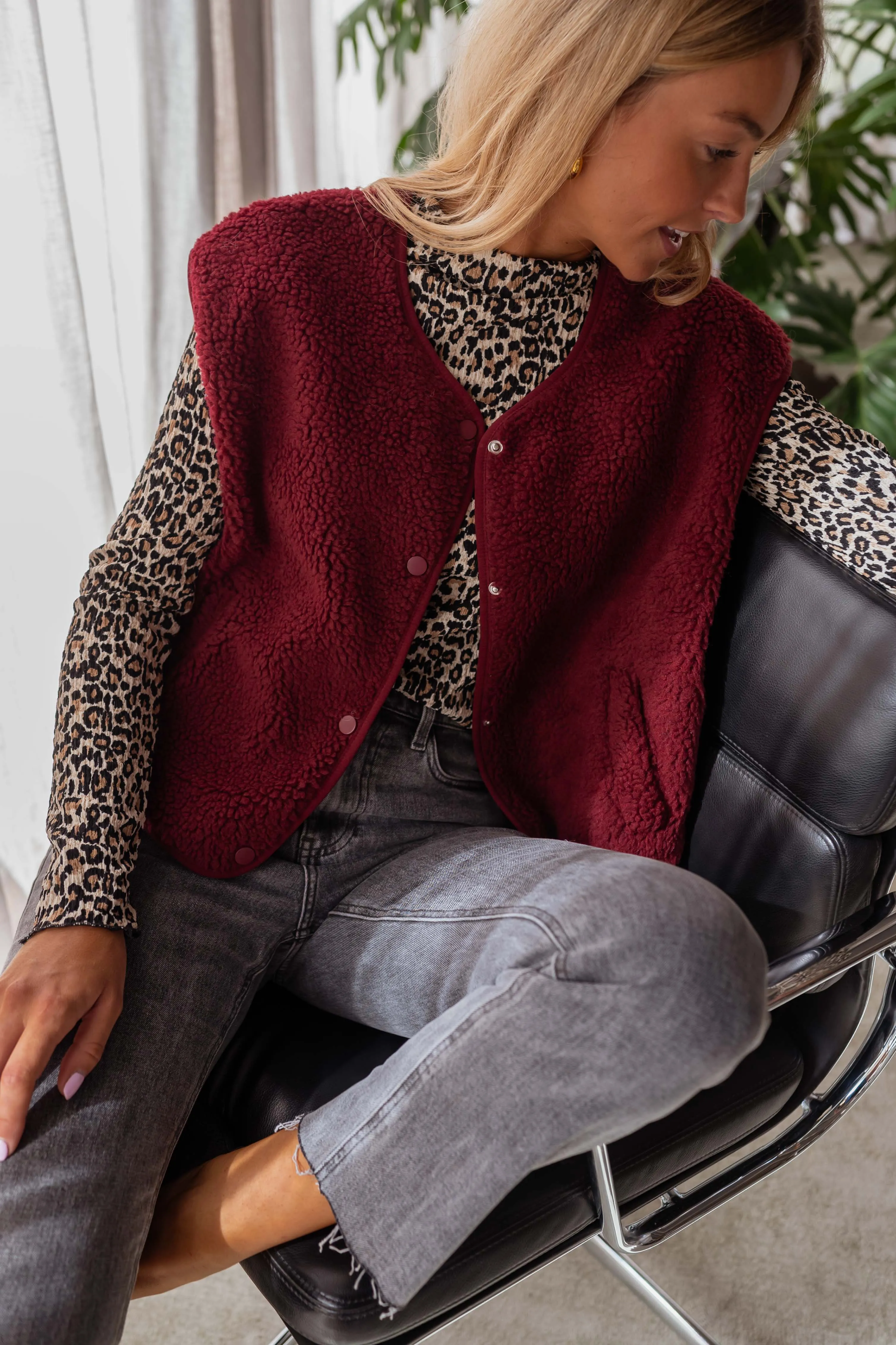 Burgundy Taoh Sleeveless Cardigan