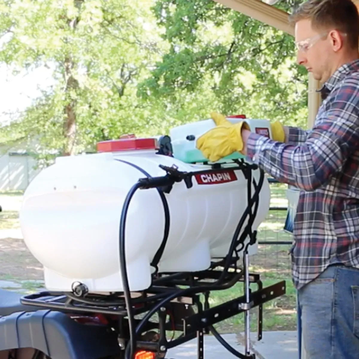 Chapin 25-Gallon Mixes On Exit Spot Sprayer