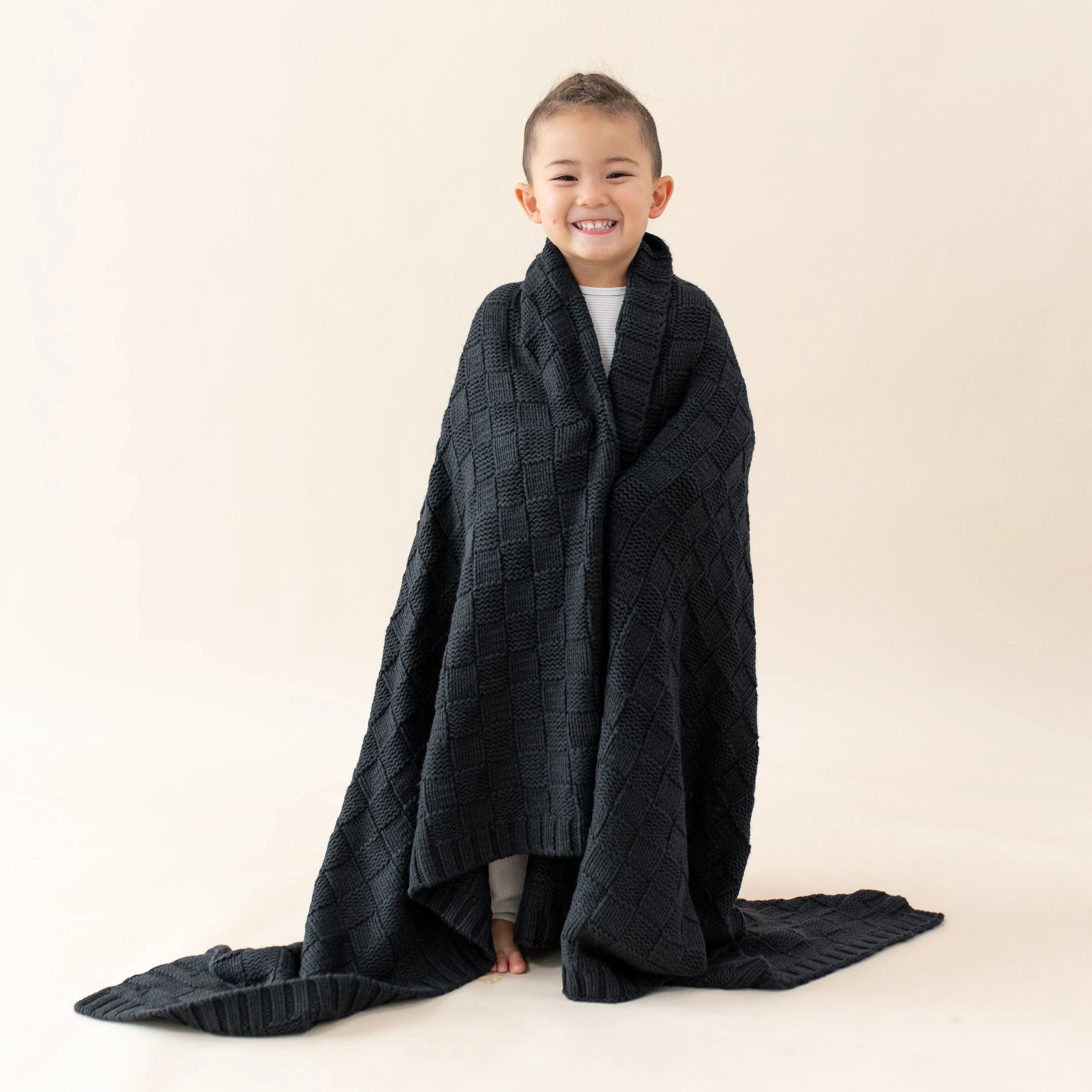 Chunky Knit Basket Weave Toddler Blanket in Midnight