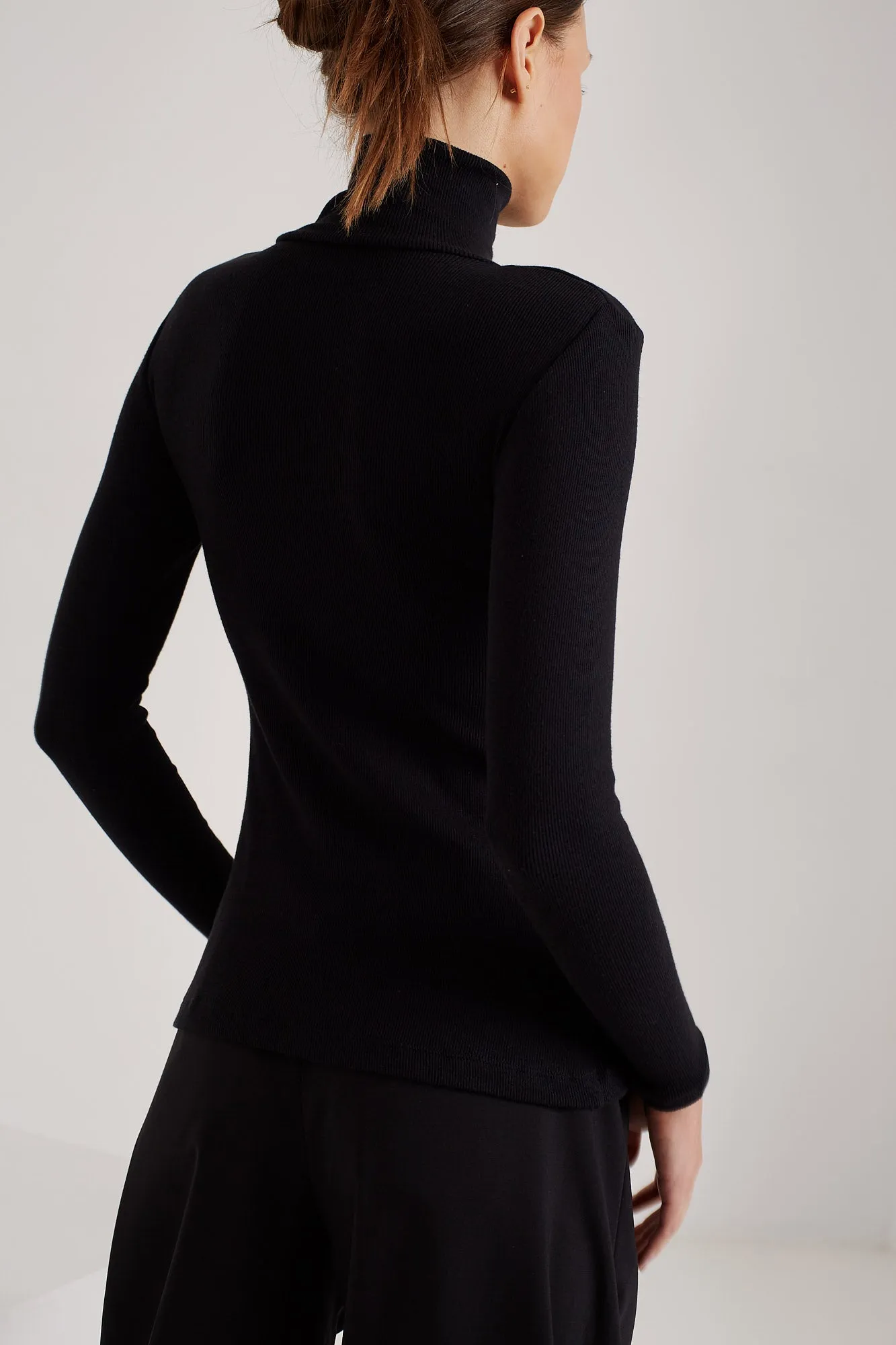 FILIPPA Base Layer Top in Black