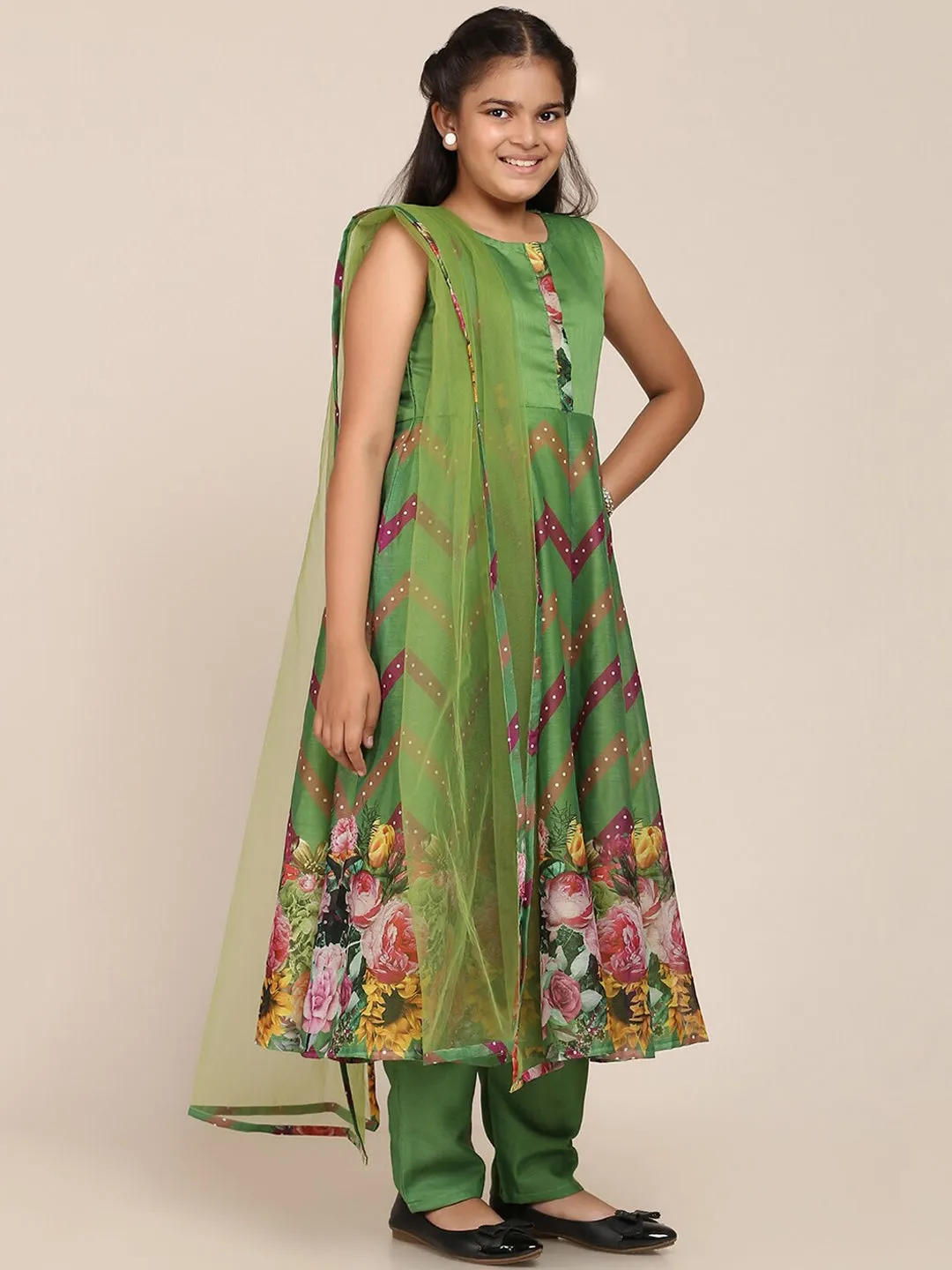 Girl's Green Floral Printed Empire Kurta with Trousers & With Dupatta - NOZ2TOZ KIDS