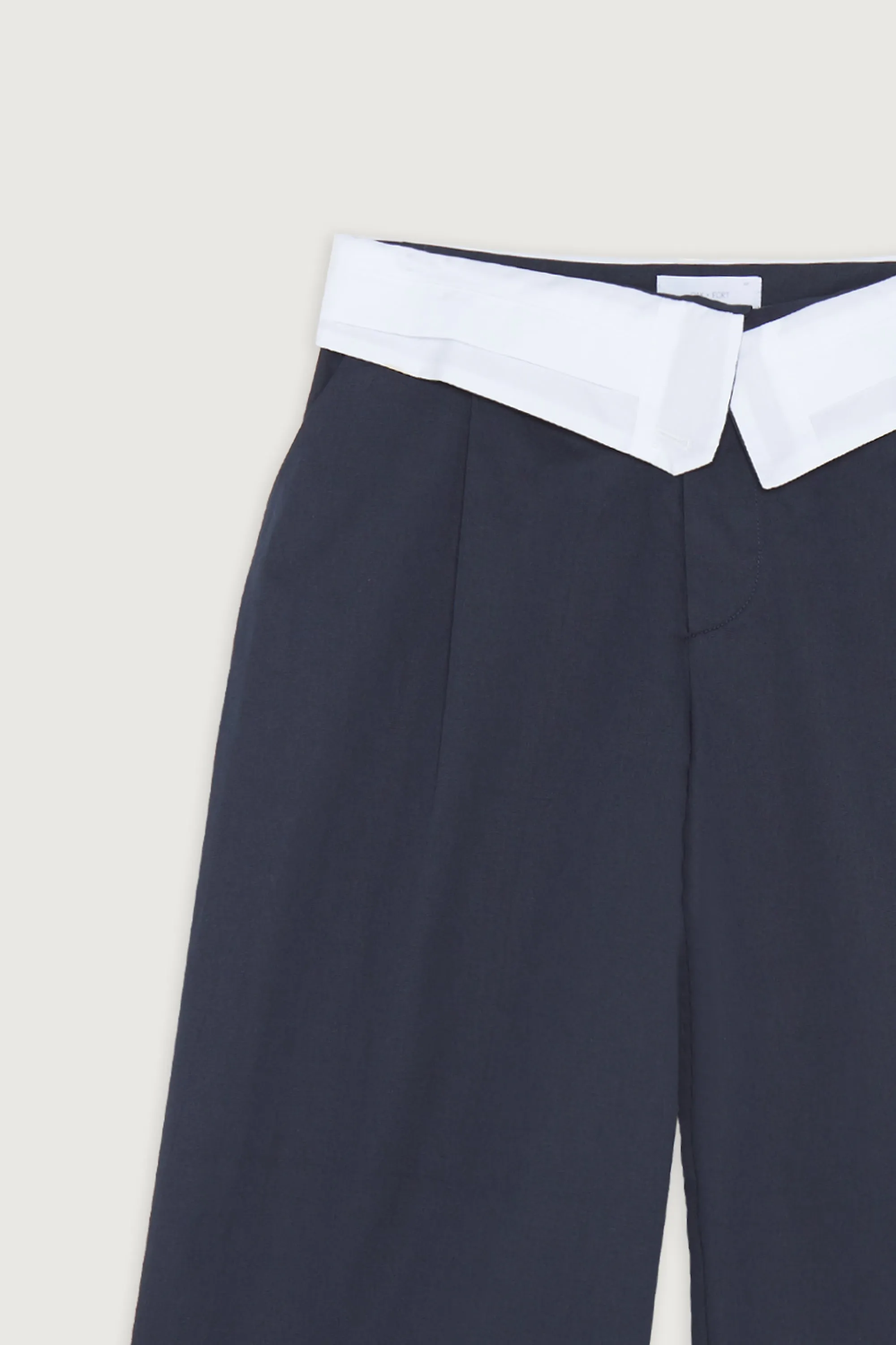 HIGH-RISE WAIST PANT