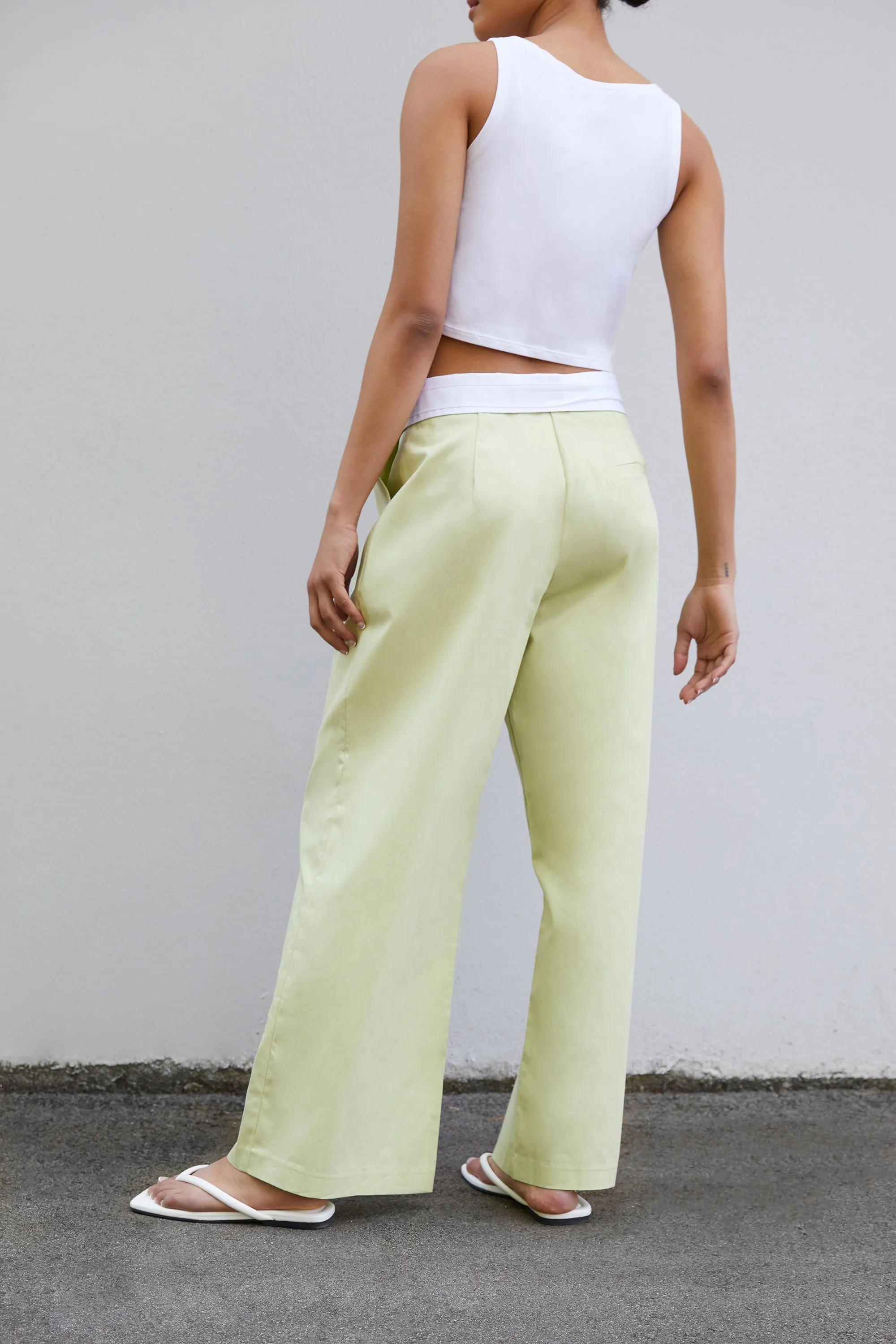 HIGH-RISE WAIST PANT