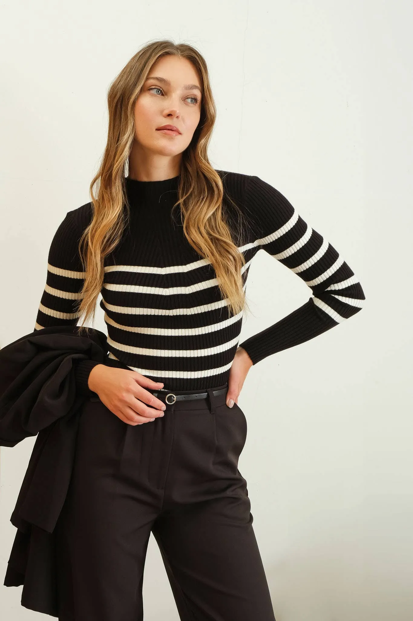 STRIPE MOCK NECK : BLACK