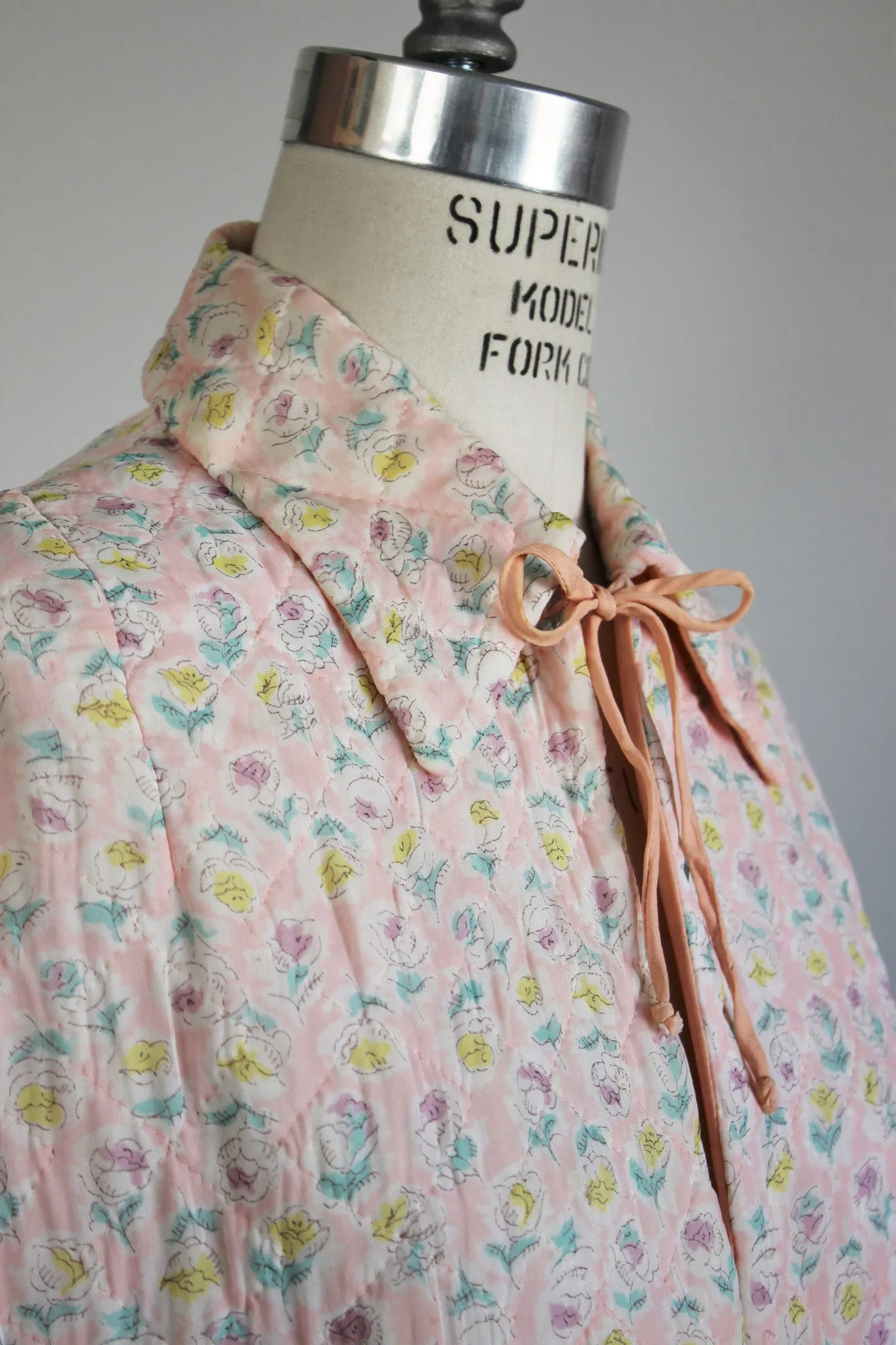 Vintage 1930s 1940s Pink Quilted Bed Jacket With Floral Print by Dolly Hart